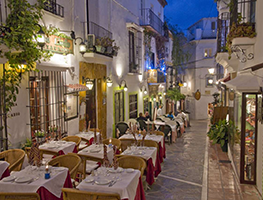 Middag i gamlebyen i Marbella nabolaget