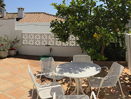 Frokost-terrasse med morgensol terrasse